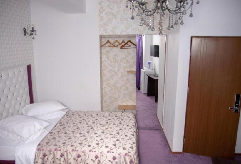 ペンション Iris Boutique