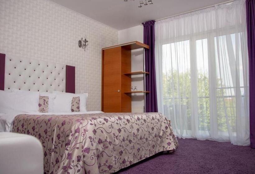 ペンション Iris Boutique