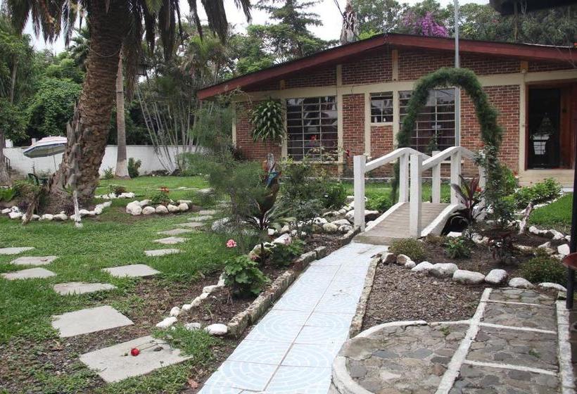 Hostal Dulces Sueños Hostel