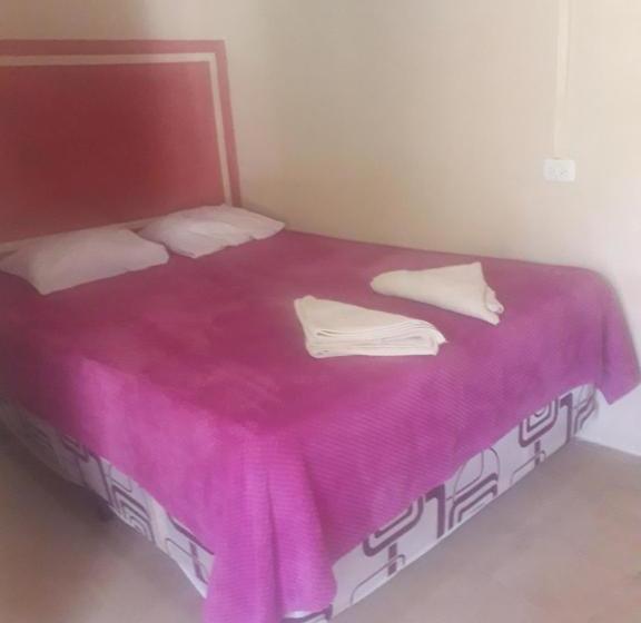 Hostal Dulces Sueños Hostel