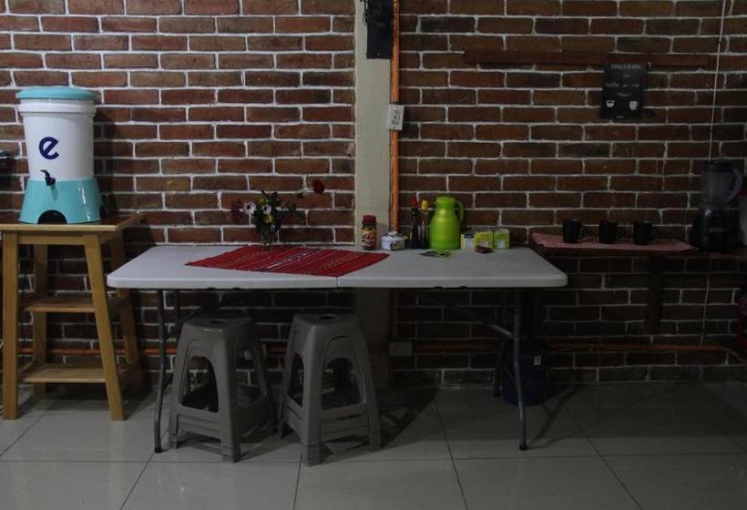 Hostal Dulces Sueños Hostel