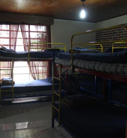 Hostal Dulces Sueños Hostel