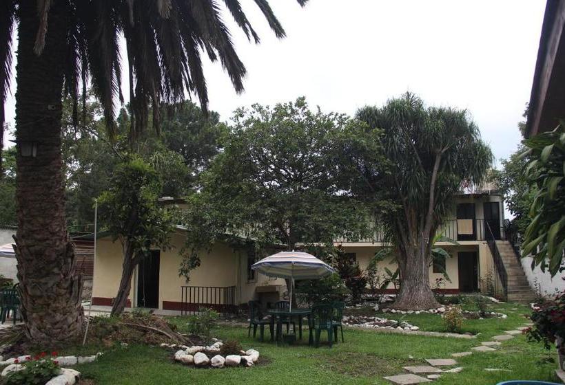 Hostal Dulces Sueños Hostel