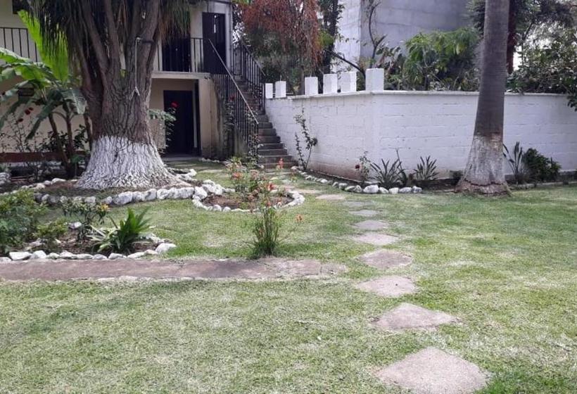 Hostal Dulces Sueños Hostel