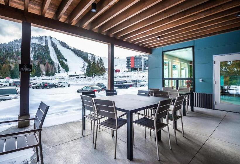 Nowhere Special Hostel