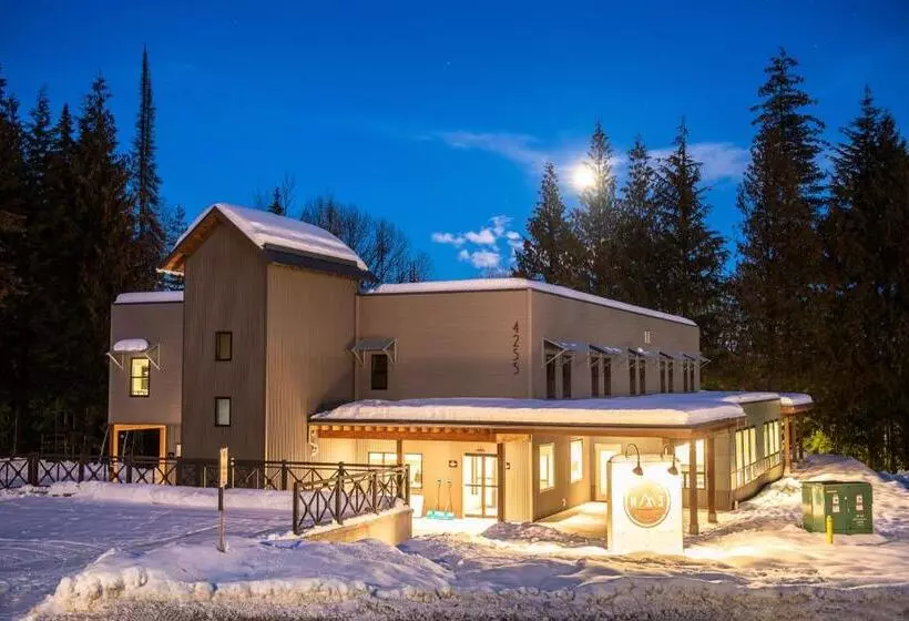 Nowhere Special Hostel