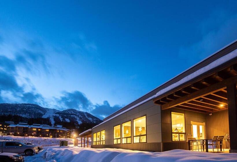 Nowhere Special Hostel