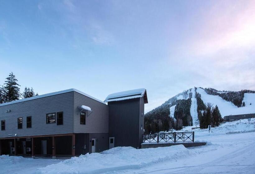 Nowhere Special Hostel