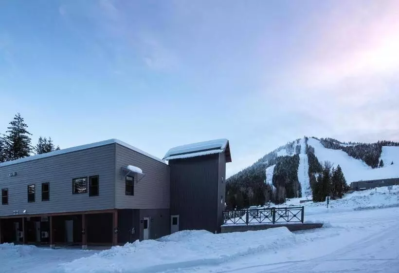 Nowhere Special Hostel