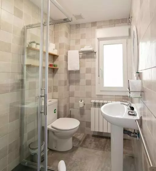 پانسیون Hostal Puente De Hierro