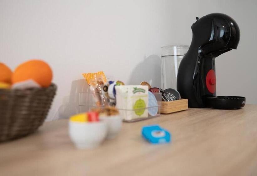 پانسیون Hostal Puente De Hierro