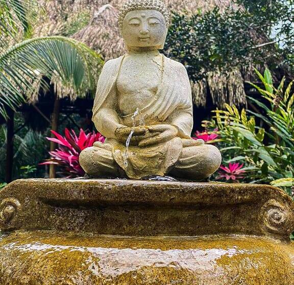 リゾートホテル Sattva Land