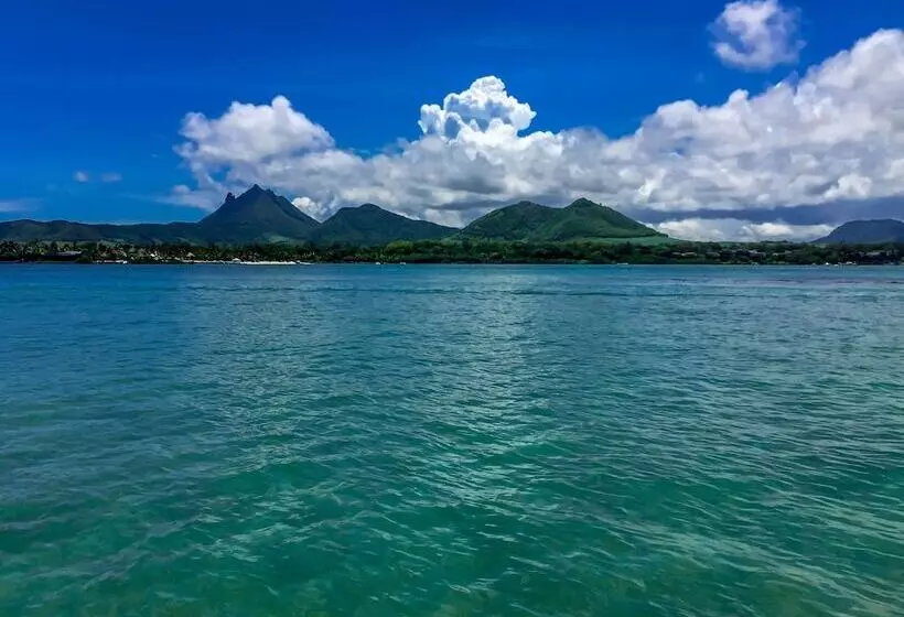 تختخواب و صبحانه Admiralmahé