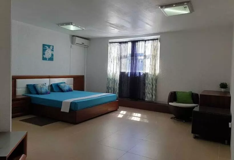 تختخواب و صبحانه Admiralmahé