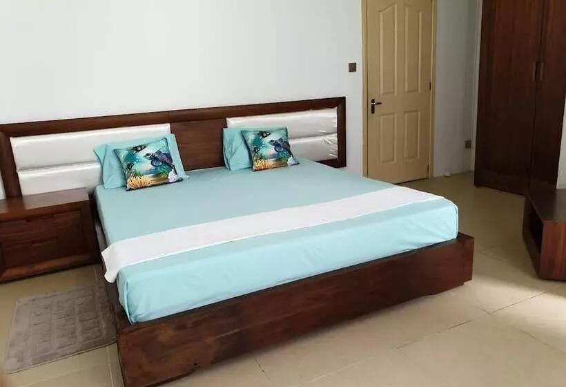 تختخواب و صبحانه Admiralmahé