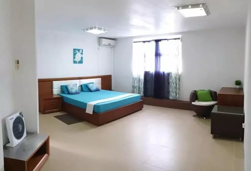 تختخواب و صبحانه Admiralmahé