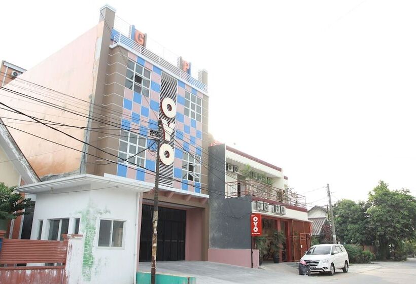 בית מלון כפרי Oyo 120 Gp Residence