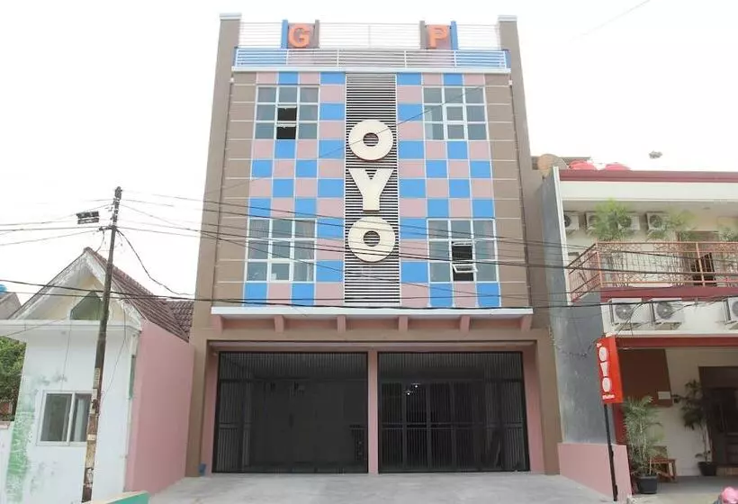 ホテル Oyo 120 Gp Residence