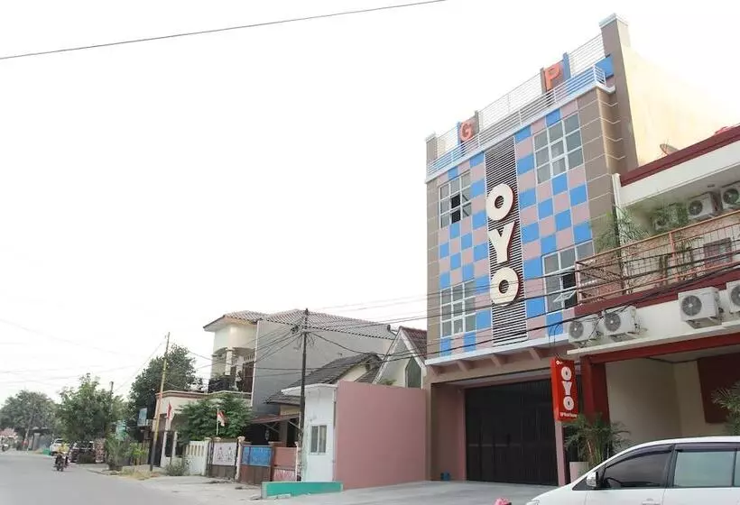 ホテル Oyo 120 Gp Residence