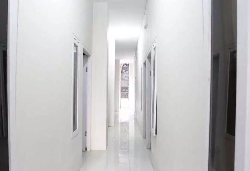 ホテル Oyo 120 Gp Residence