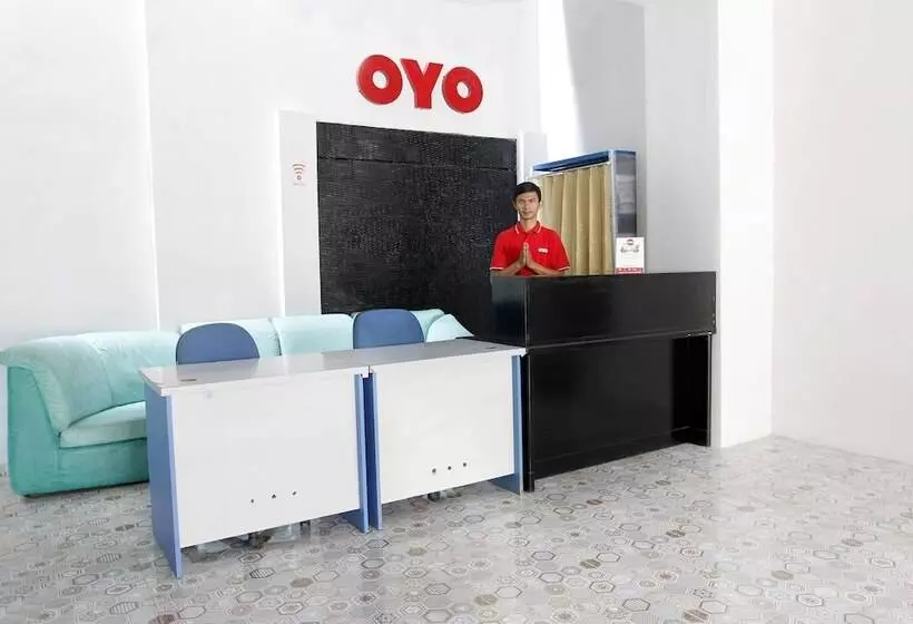 ホテル Oyo 120 Gp Residence