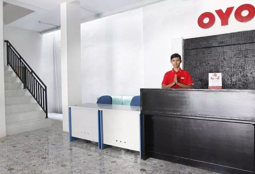 ホテル Oyo 120 Gp Residence