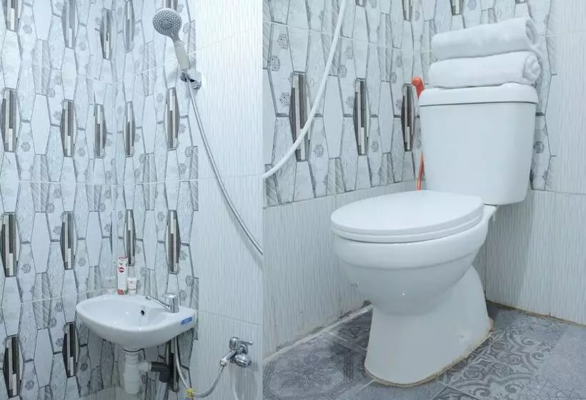 ホテル Oyo 120 Gp Residence