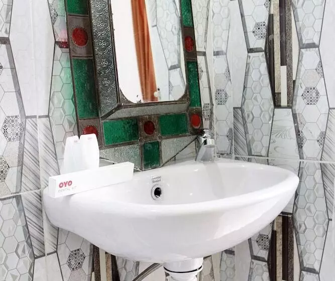 ホテル Oyo 120 Gp Residence