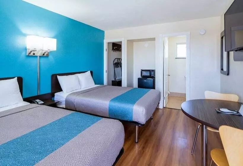 Motel 6odessa, Tx  2nd Street
