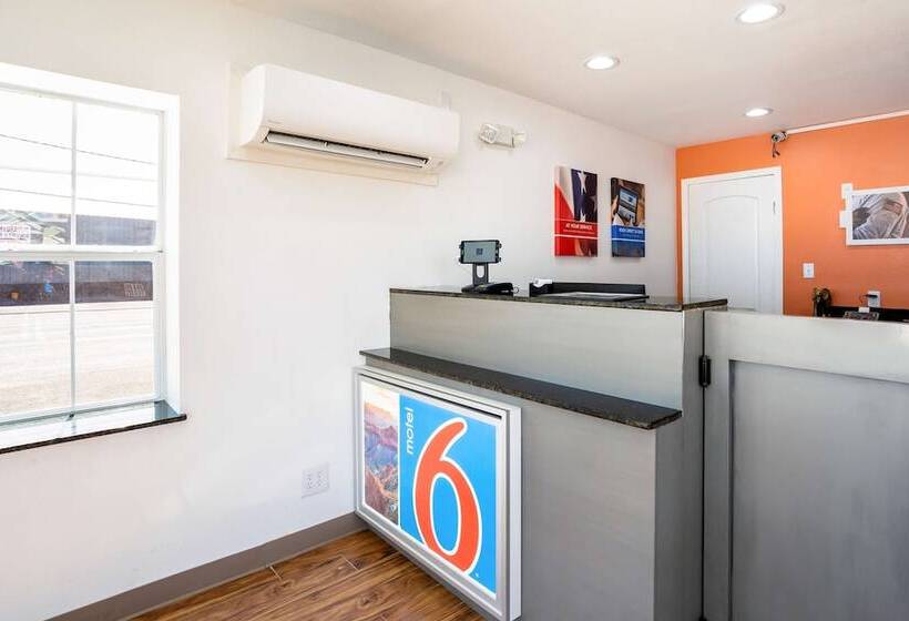 Motel 6odessa, Tx  2nd Street