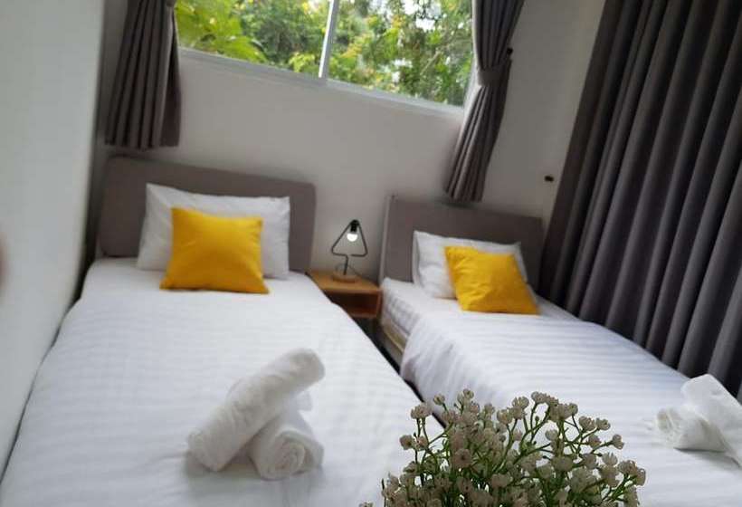 Oyo 731 Yelo Hostel & Cafe