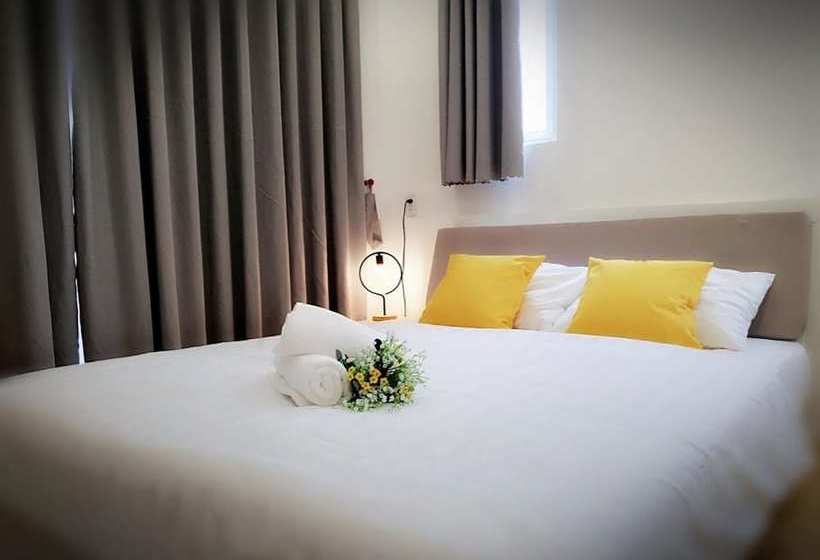 Oyo 731 Yelo Hostel & Cafe