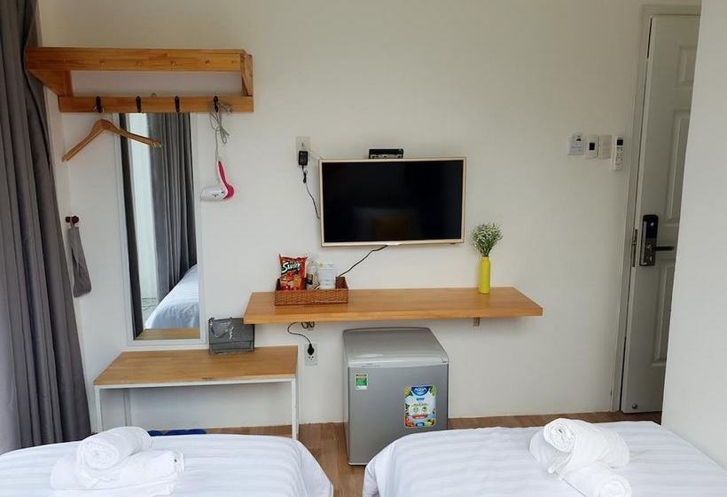 Oyo 731 Yelo Hostel & Cafe