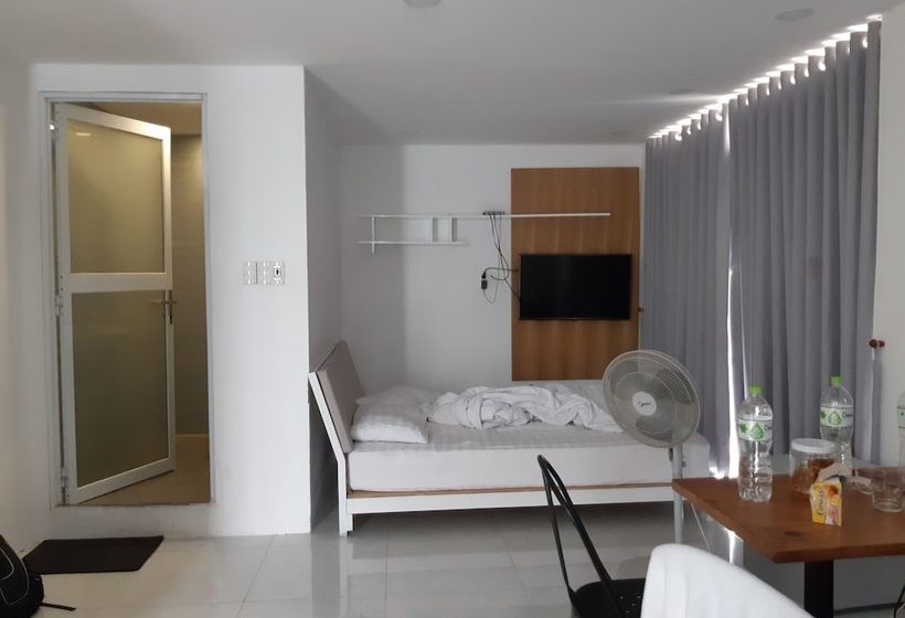 Oyo 731 Yelo Hostel & Cafe