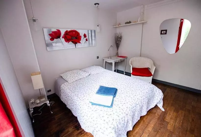 Aamiaismajoitus (B&B) Les Trois Fontaines