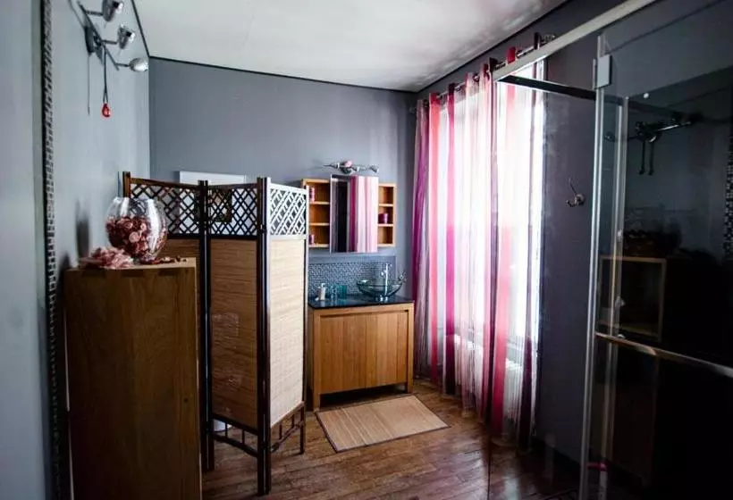 Aamiaismajoitus (B&B) Les Trois Fontaines