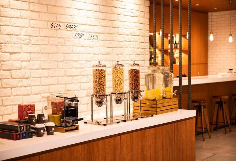 Kapselhotell First Cabin Ichigaya