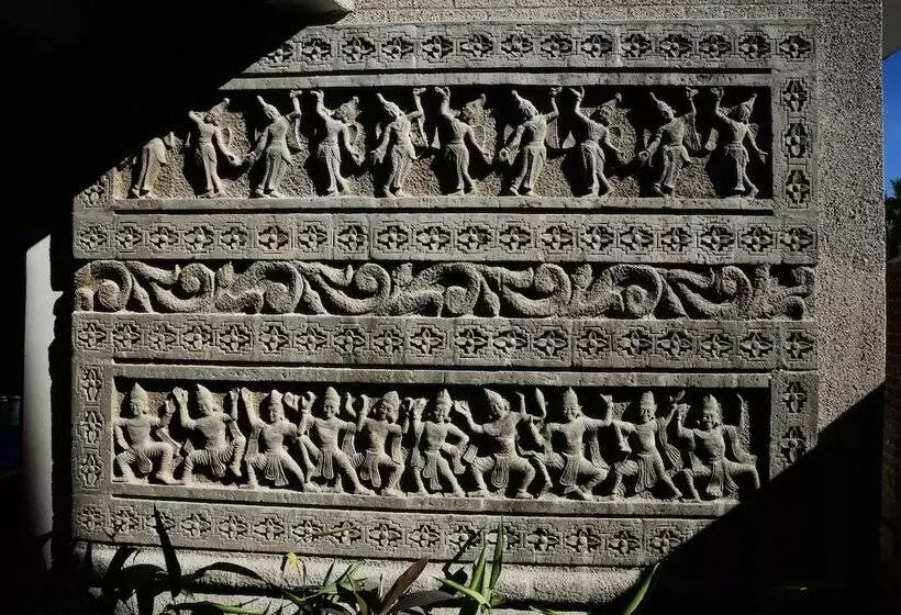 هتل Thazin Palace A