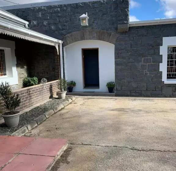 Majatalo Vyfster   Old Jail