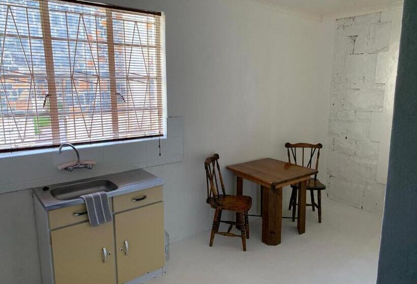 פנסיון Vyfster Old Jail