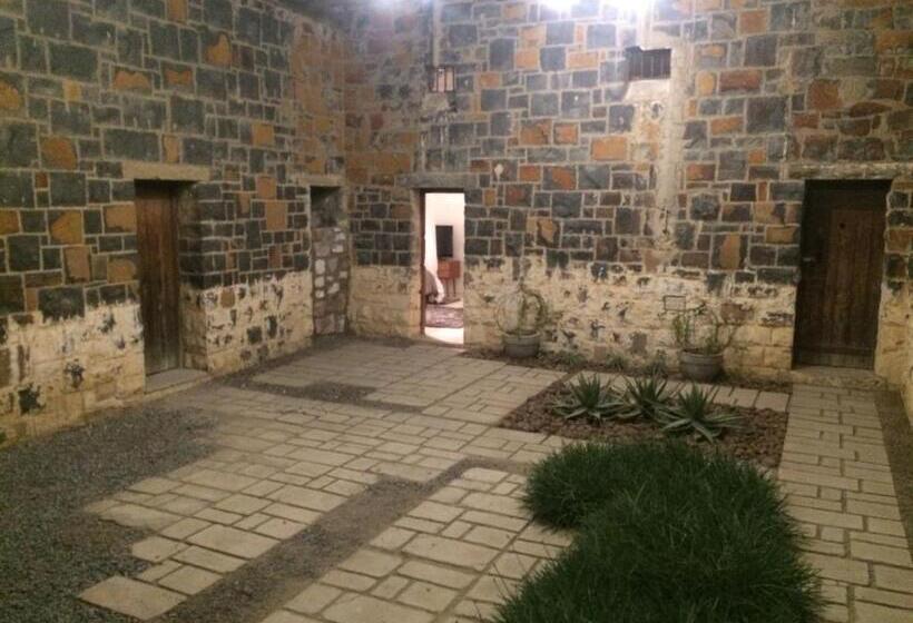 פנסיון Vyfster Old Jail