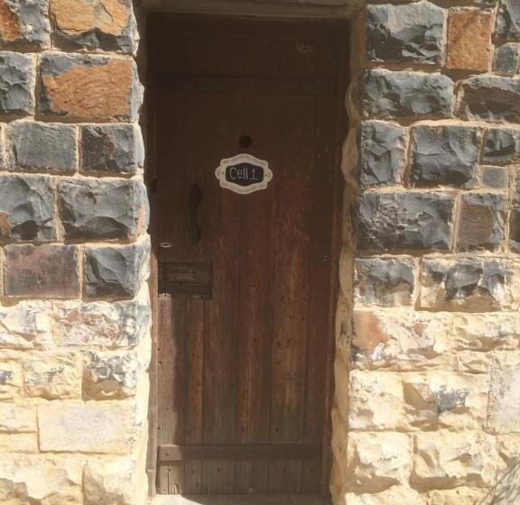 פנסיון Vyfster Old Jail