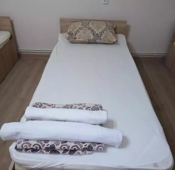 هاستل Rest Guest House