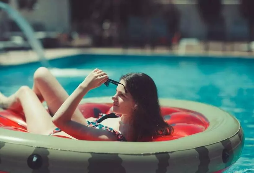 تختخواب و صبحانه Pawlonia Villa Kvareli