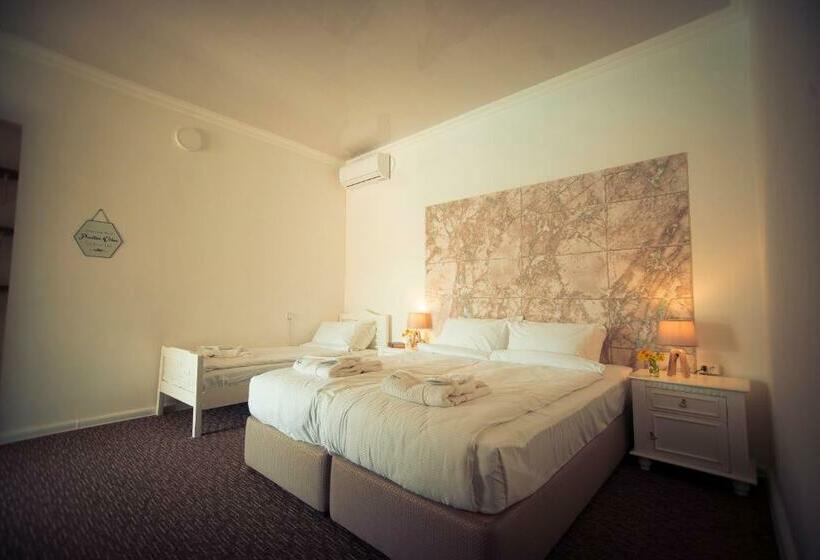 تختخواب و صبحانه Pawlonia Villa Kvareli