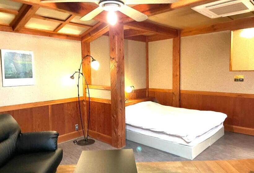 בית מלון כפרי Ai   Coupls