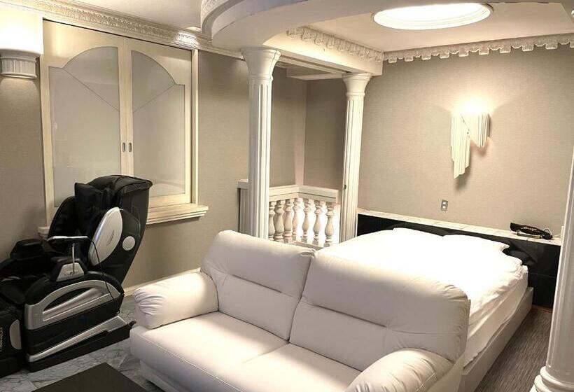 בית מלון כפרי Ai   Coupls