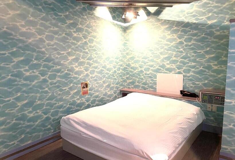 בית מלון כפרי Ai   Coupls