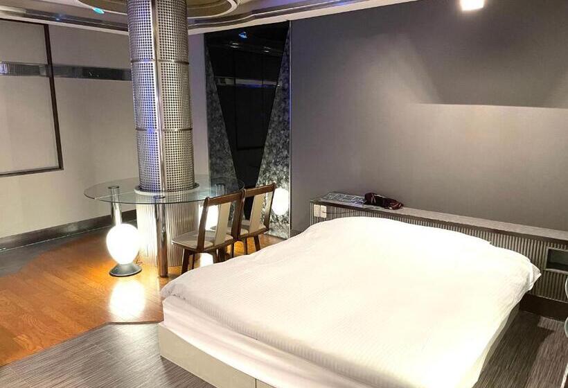 בית מלון כפרי Ai   Coupls