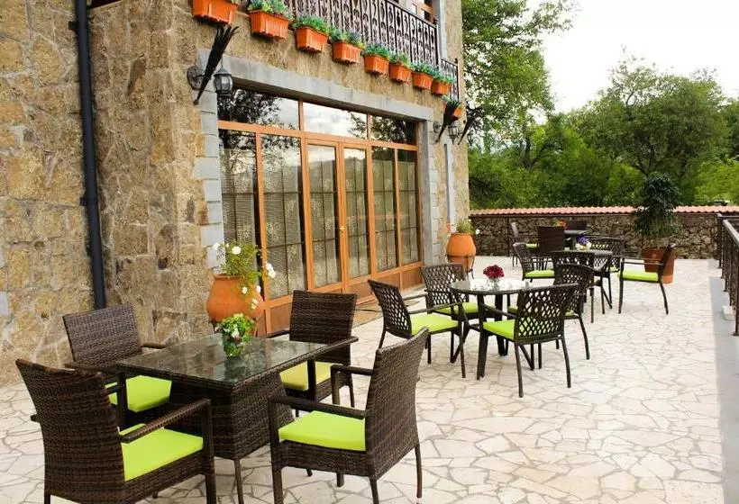 ペンション Garni Hinyard